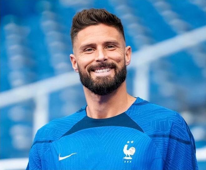 今夜斯图加特备战葡超,调整名单细节曝光,质疑声仍在,更衣室氛围转暖 今夜斯图加特备战葡超,调整名单细节曝光,质疑声仍在,更衣室氛围转暖