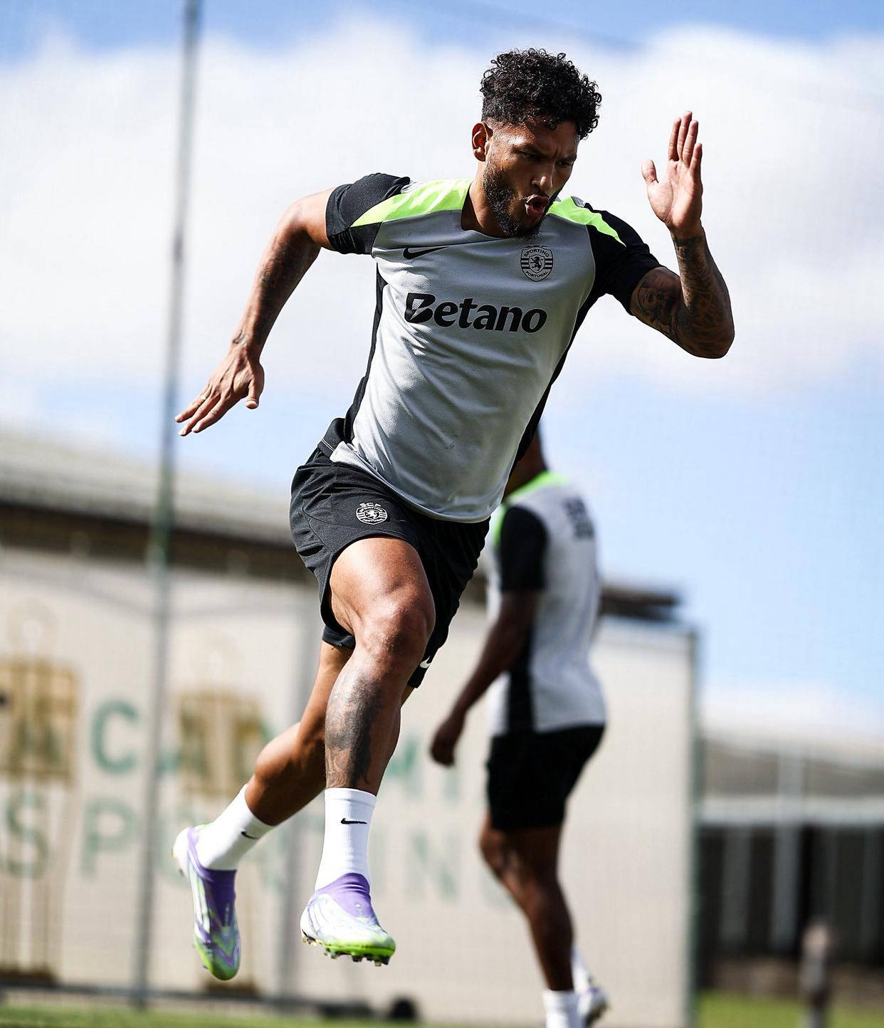 国际比赛日葡超焦点战；莱比锡临场应变；气氛紧张；赛季目标并未改变(北野望48小时耐久赛比赛视频)