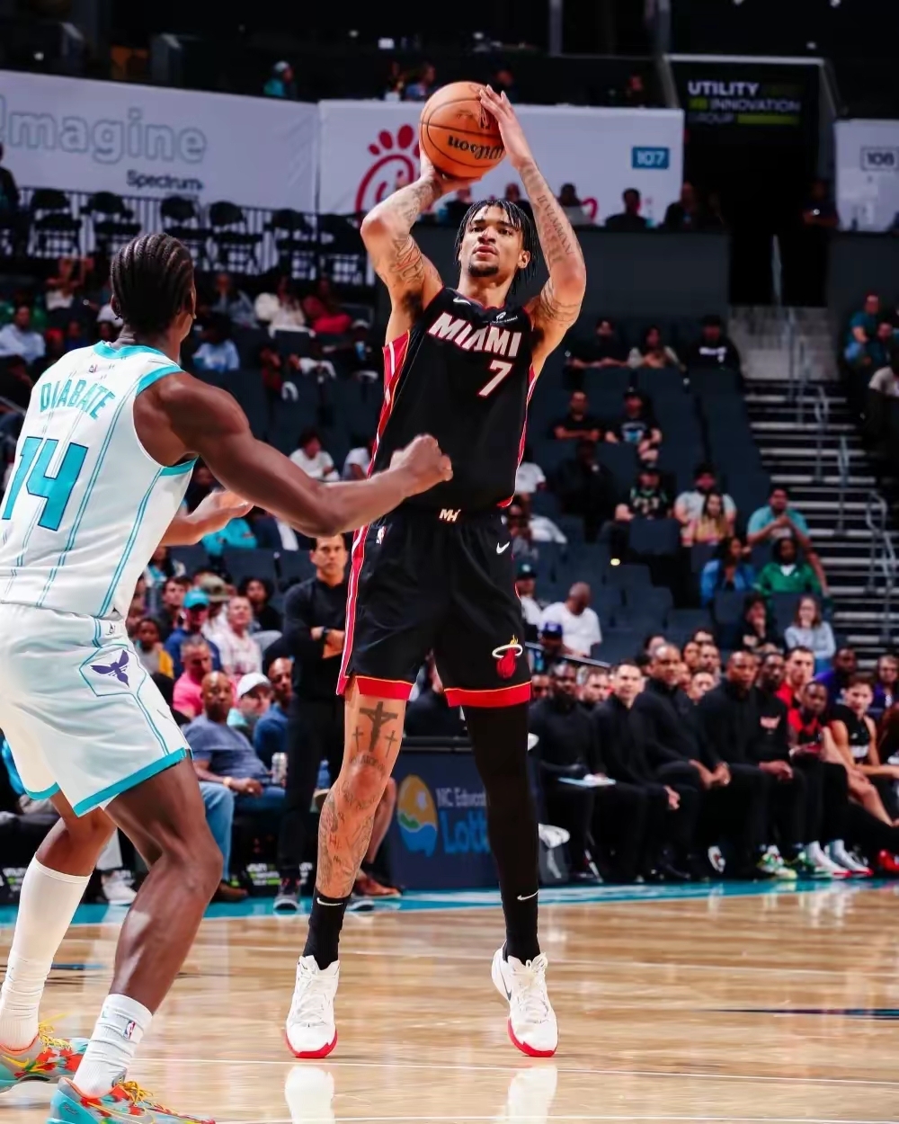 NBA常规赛关键时刻走向成谜，迈阿密热火绝杀压哨，管理层满意，细节决定成败的简单介绍